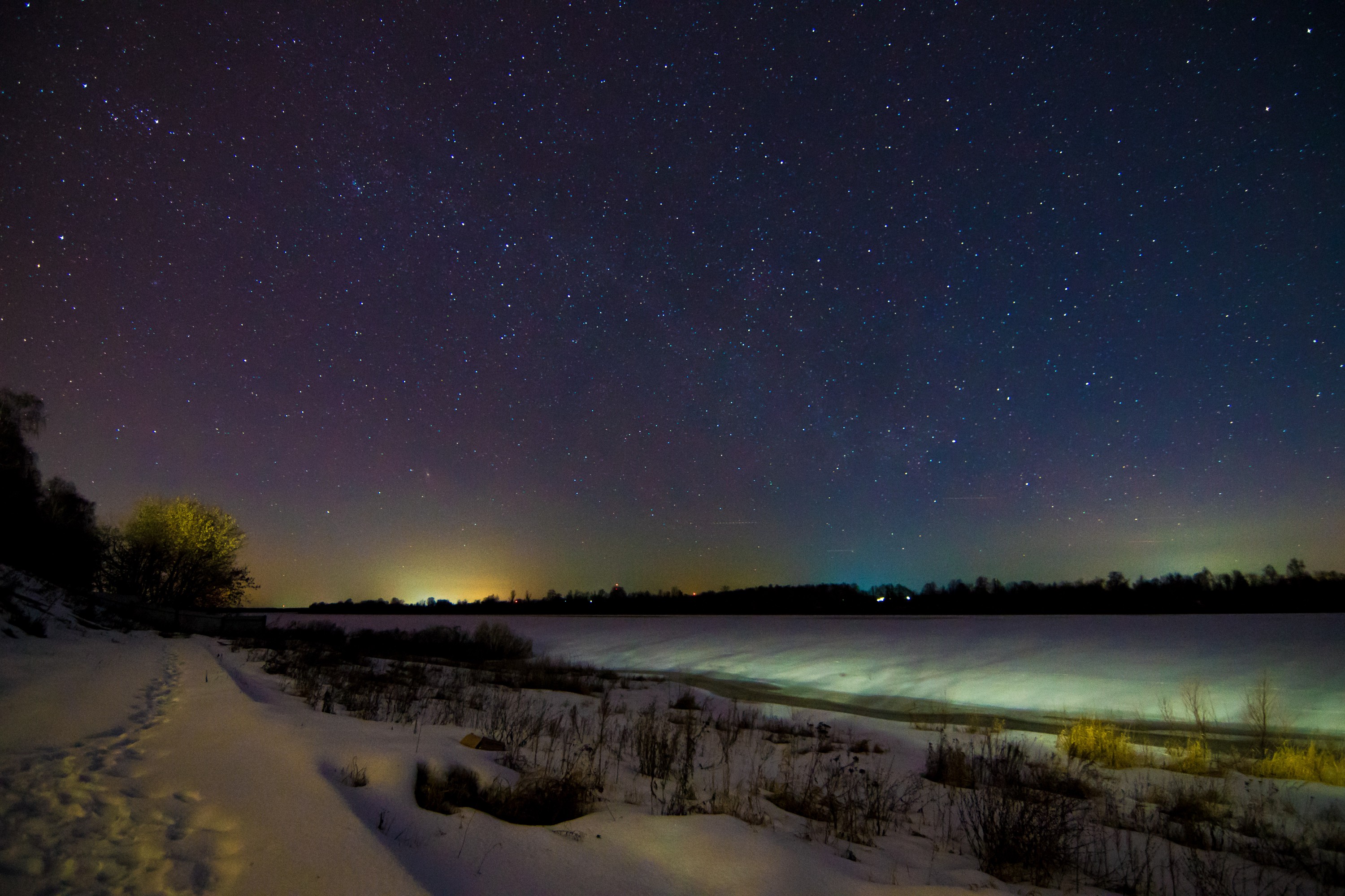 Nachtstimmung am Fluss Oka im Winter