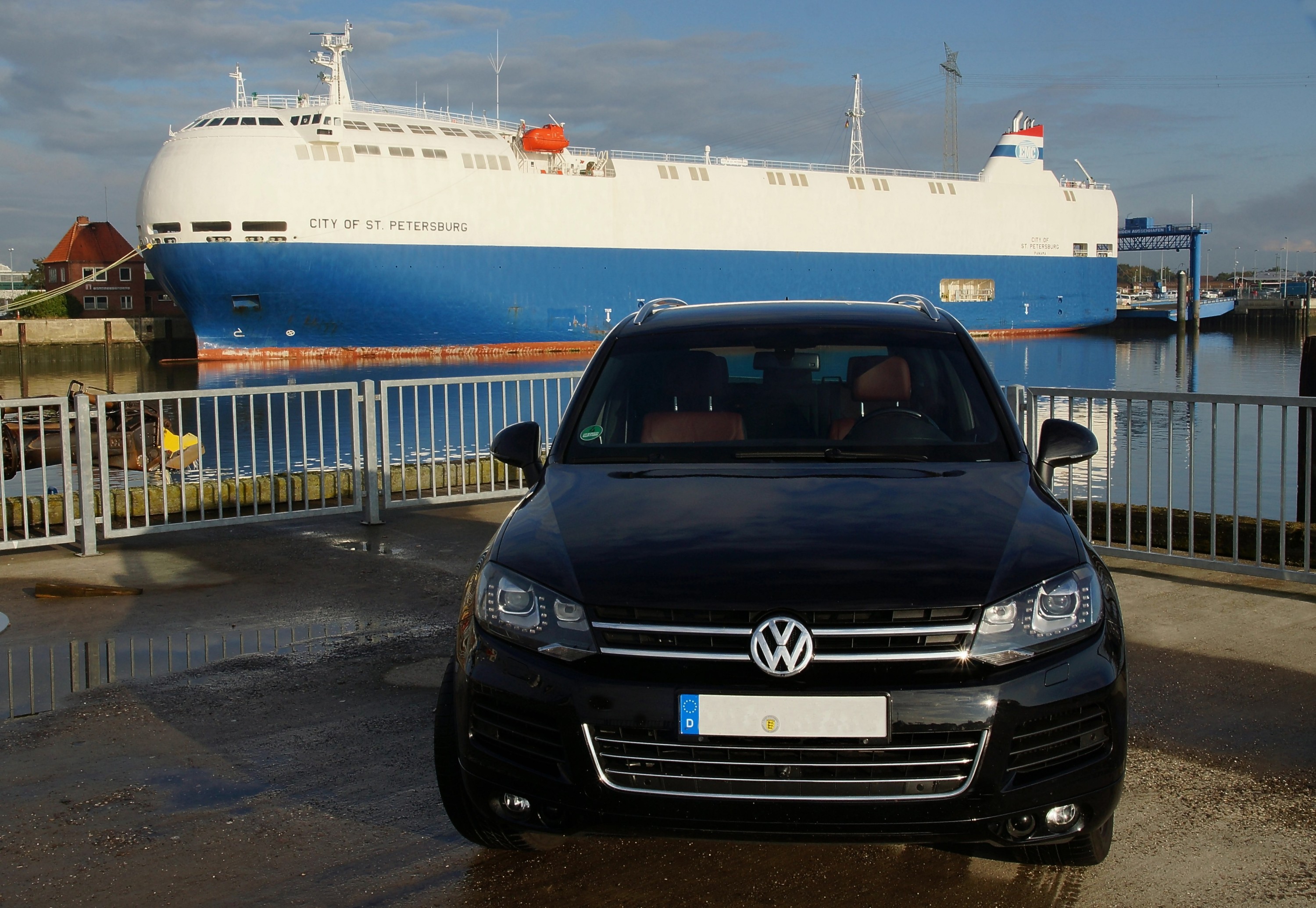 V8 im Hafen von Emden